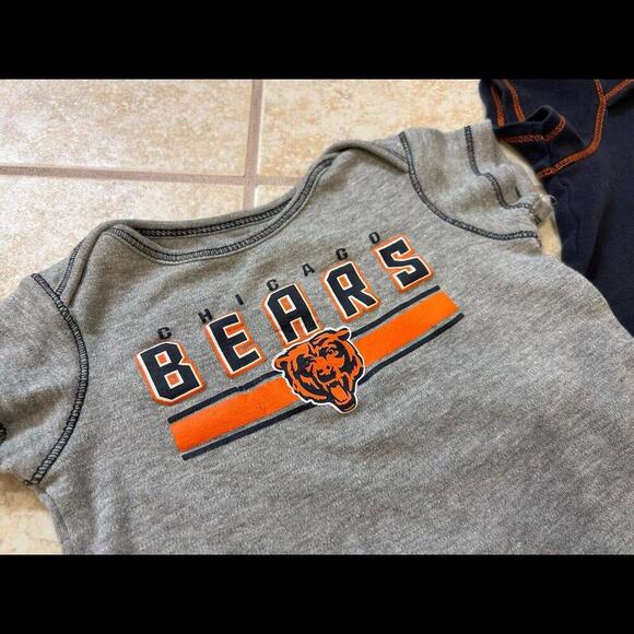 Chicago Bears Boys Bodysuits 6-9 Months Snap - 2 Pairs NFL Team Apparel Rompers - Picture 4 of 4